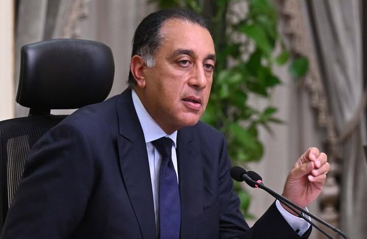 مدبولي يكشف بالارقام .. ١٩٥ ألف شكوى واستغاثة وطلب واستفسار خلال الشهر الماضي .. 1 558171604 1362477785922638 2125470894933675499 n