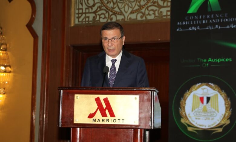 وزير الزراعة : توجيهات الرئيس عززت الإنتاج الزراعي وتطوير سلاسل القيمة وتحسين كفاءة الموارد المائية 1 562393189 1367958665374550 1719436857009958987 n