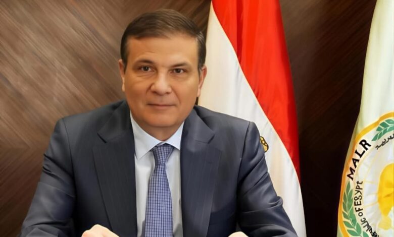 صرف وهمي وجمع مبالغ دون سند قانوني ..وزير الزراعة يحيل مخالفات "الجمعية التعاونية بالعسيلية" للنيابة العامة 1 FB IMG 1761299752043