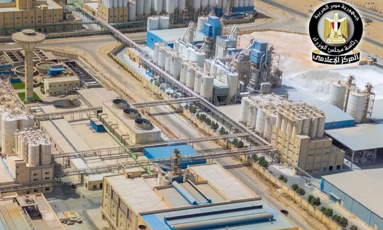 توقيع عقود 4 مشروعات جديدة بالمنطقة الصناعية بالعين السخنة بين شركة السويدي للتنمية الصناعية وأربع شركات صينية كبرى 1 FB IMG 1761392917609 1