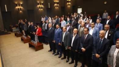 نائب وزير المالية يدير حوار مفتوح مع ممثلي المجتمع التجاري وشركات الشحن والبريد السريع: نعمل على دمج التجارة الإلكترونية بشكل أكبر.. لتعزيز تنوع الاقتصاد المصري 4 FB IMG 1761822805045