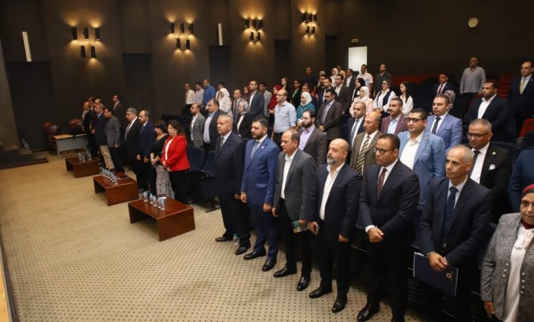 نائب وزير المالية يدير حوار مفتوح مع ممثلي المجتمع التجاري وشركات الشحن والبريد السريع: نعمل على دمج التجارة الإلكترونية بشكل أكبر.. لتعزيز تنوع الاقتصاد المصري 1 FB IMG 1761822805045