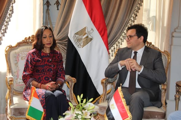 في افتتاح المتحف المصري الكبير.. وزير الثقافة يلتقي وزيرة الثقافة والفرنكوفونية في كوت ديفوار لبحث آليات التعاون 1 572949122 1388221183348298 9019321494447495498 n