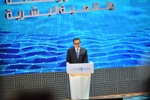 تحت رعاية الرئيس وبحضور رئيس الوزراء .. وزير الصحة والسكان يطلق النسخة الثالثة من المؤتمر العالمي للسكان والصحة والتنمية البشرية 2025 1 582084704 1174551591522720 1654750965785587596 n