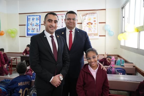 النيابة العامة بالمنزلة تصطحب الطفلة حور ضحية التنمر في أول يوم عوده لها للمدرسة 1 586588043 1385164566305729 6212163478160087078 n