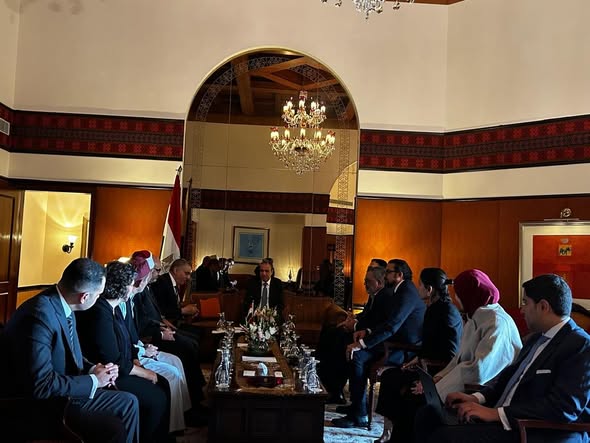 وزير الخارجية يلتقي أعضاء الجالية المصرية بإسلام آباد 1 591186892 1414017910768625 4888026240044708248 n 1