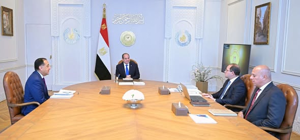 الرئيس عبد الفتاح السيسي يجتمع مع د.مصطفى مدبولي و وزير المالية 1 592176539 1406379510850773 6381692466967028436 n