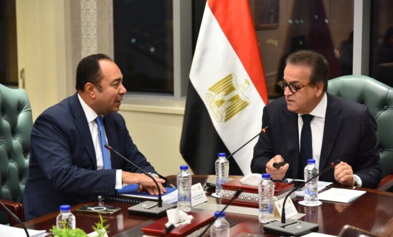 وزير الصحة يناقش الموقف التنفيذي لإنشاء مستشفى النيل للأطفال 1 FB IMG 1762524280094