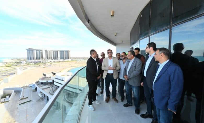 وزير الإسكان يتفقد برج LD08 ضمن الأبراج الشاطئية وكومبوند" مزارين" بمدينة العلمين الجديدة 1 FB IMG 1762614961396