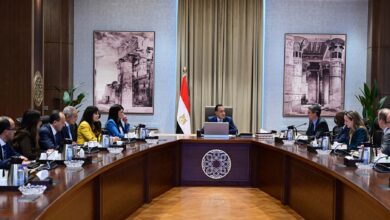 رئيس الوزراء يستقبل وفد البنك الدولي لمناقشة فرص التعاون في مجالات البنية التحتية والطاقة والمياه 3 FB IMG 1762874125850