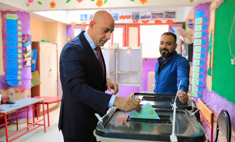 وزير التربية والتعليم يدلي بصوته في انتخابات مجلس النواب بمدرسة رشيد الابتدائية بمصر الجديدة 1 FB IMG 1763972320244