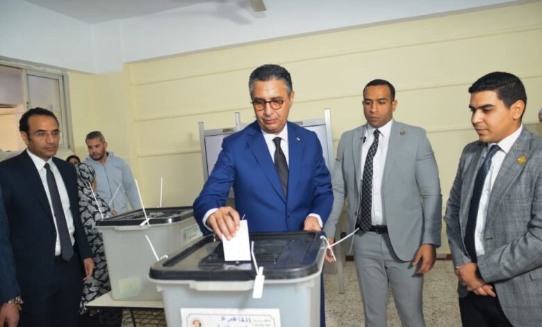 وزير التموين والتجارة الداخلية يدلي بصوته في انتخابات مجلس النواب ٢٠٢٥ 1 FB IMG 1763973750087
