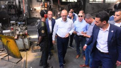 وزير العمل يقود جولة تفتيشية جديدة بمناطق صناعية بالسويس لتطبيق قانون العمل الجديد 3 FB IMG 1764057142474