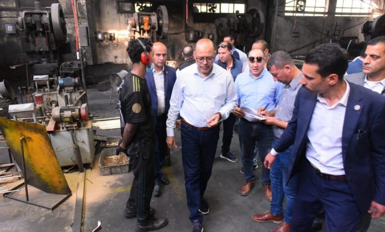 وزير العمل يقود جولة تفتيشية جديدة بمناطق صناعية بالسويس لتطبيق قانون العمل الجديد 1 FB IMG 1764057142474
