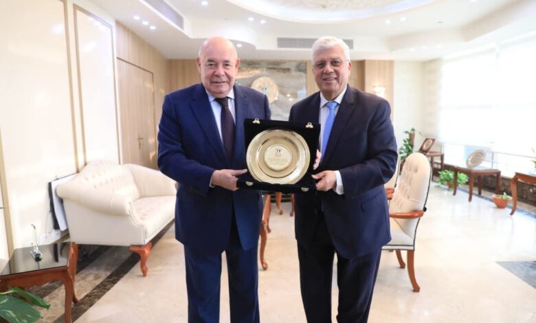 د. ايمن عاشور يستقبل الممثل الخاص للرئيس الروسي لبحث تعزيز التعاون الأكاديمي والعلمي 1 FB IMG 1764064748754