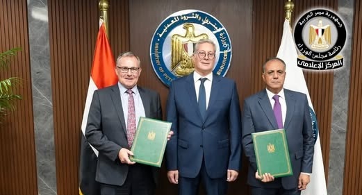 وزير البترول يشهد توقيع اتفاقية بقيمة 30 مليون دولار لحفر 4 ابار جديدة 1 3125