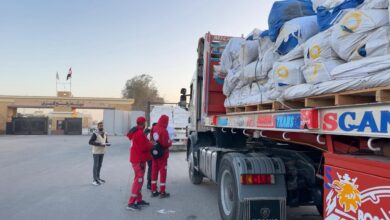 الهلال الأحمر المصري يُطلق قافلة «زاد العزة» الـ 88 بحمولة 9,250 طن مساعدات إنسانية و 71 ألف بطانية إلى غزة 5 594075105 1250460690462986 2328297389468722464 n