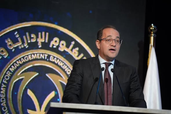 وزير المالية لخريجي الماجستير والدكتوراة بالأكاديمية العربية للعلوم الإدارية والمالية والمصرفية: أفخر بأنني خريج العمل العام وأعتز بخدمة بلدي وأهلنا 1 598708306 1428179112685838 4454518626185698683 n