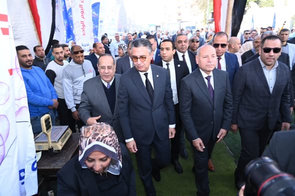 وزير التموين ومحافظ القاهرة يفتتحان سوق "اليوم الواحد" بالمرج لتوفير السلع بأسعار مخفضة للمواطنين 1 598818539 1425628069607609 3857386400829421560 n