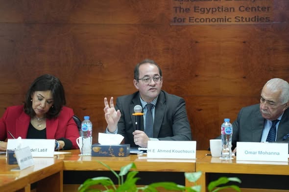 وزير المالية : إعادة الثقة مع مجتمع الأعمال ترتبط بتحسن ملموس ومؤثر في الأداء والخدمات الضريبية والجمركية والعقارية 1 607318057 1438105381693211 2014725653574147875 n