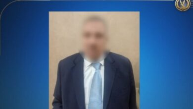 ضبط الاب وجاري القبض عن الابن .. كسروا انف صاحب مطعم علشان علق "يافطة" 4 898