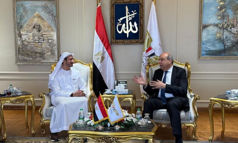 وزير الطيران يستقبل الرئيس التنفيذي لمجموعة أبوظبي للطيران لبحث التعاون الفني والتشغيلي 1 FB IMG 1764855587410