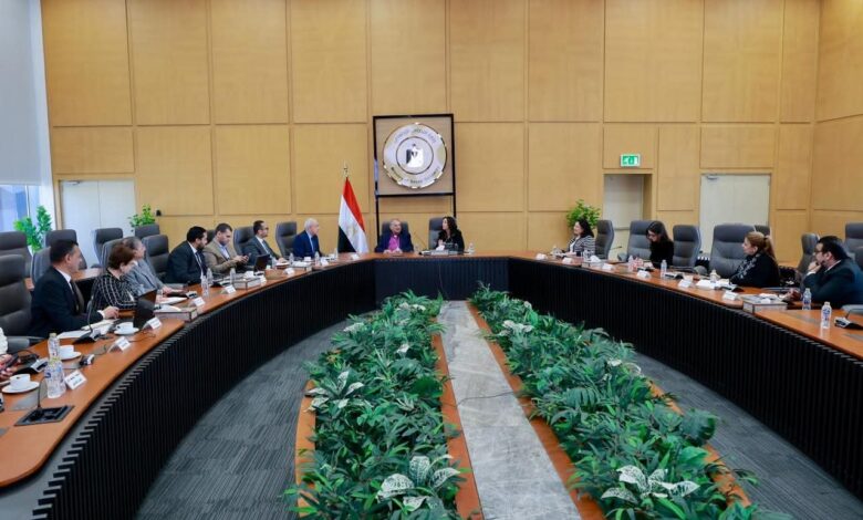 مايا مرسي تلتقي رئيس الطائفة الإنجيلية ورئيس الهيئة القبطية الإنجيلية للخدمات الاجتماعية ووفد من التحالف الوطني للعمل الأهلي التنموي 1 FB IMG 1765617807762