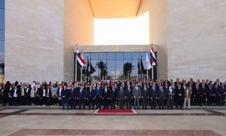 وزير العدل يشهد أداء اليمين القانونية للأعضاء القانونيين الجدد بمصلحة الشهر العقــاري 1 FB IMG 1765733250071