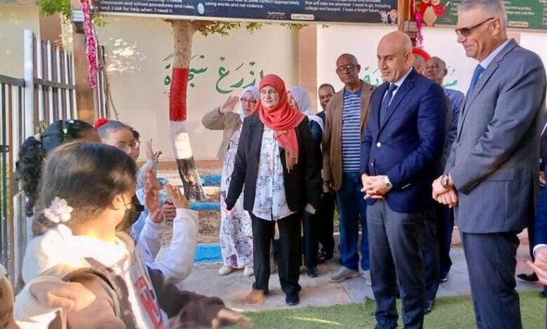 وزير التربية والتعليم ومحافظ أسوان يتابعان سير العملية التعليمية بمدرسة الشهيد عمرو فريد المتميزة للغات 1 FB IMG 1765874964237
