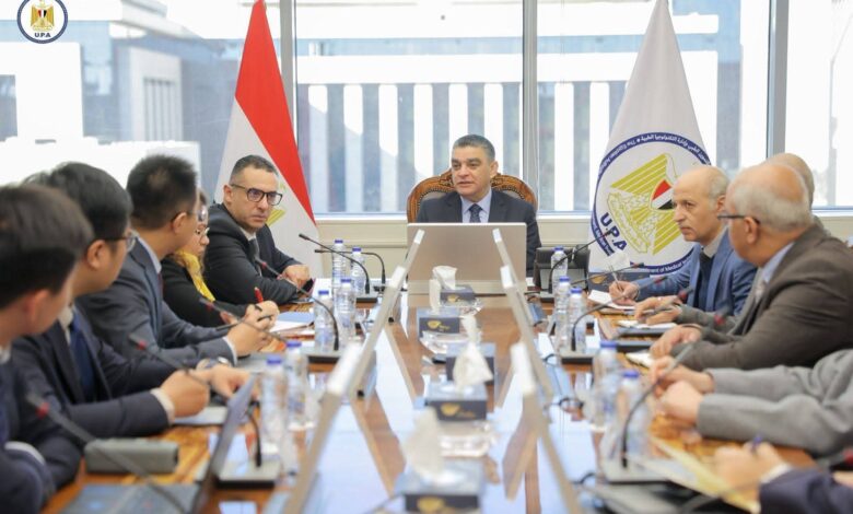 هيئة الشراء الموحد تستقبل وفد صندوق التنمية الصيني-الأفريقي لبحث التعاون في مشروع المخازن الاستراتيجية 1 FB IMG 1766171846354