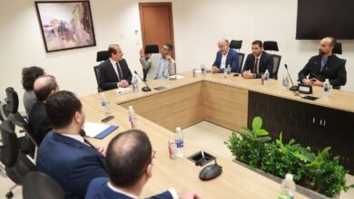 نائب وزير الصحة والسكان يعقد اجتماعاً مع وفد رفيع المستوى من دولة ليبيا 2 FB IMG 1766391124788