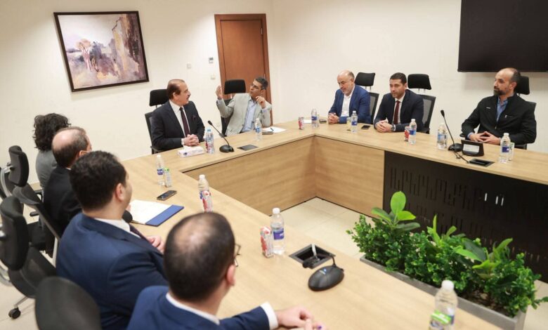 نائب وزير الصحة والسكان يعقد اجتماعاً مع وفد رفيع المستوى من دولة ليبيا 1 FB IMG 1766391124788