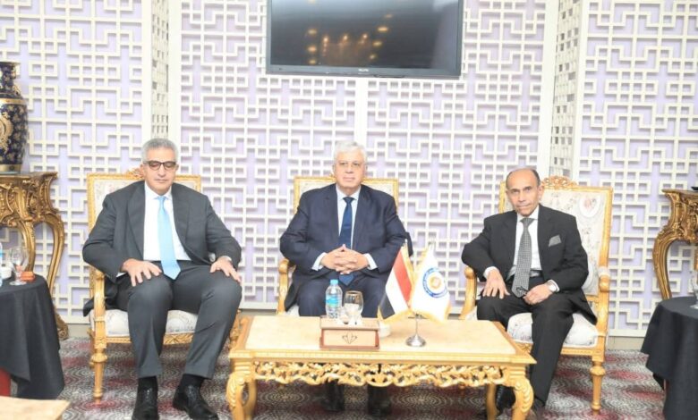 وزير التعليم العالي يفتتح مؤتمر لجنة قطاع السياحة والفنادق بالمجلس الأعلى للجامعات .. صناعة السياحة والتعليم السياحي في مصر 1 FB IMG 1766413287215