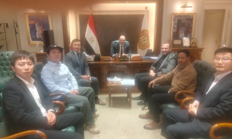 وزارة العمل تواصل تسهيل الإجراءات للمستثمرين لاستخراج تصاريح عمل الأجانب 1 FB IMG 1766485178162