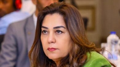 د.منال عوض: نستهدف زراعة 5 آلاف شجرة بالمحاور والشوارع الرئيسة بالسويس .. ومتابعة دورية للمبادرة لضمان نجاحها في جميع المحافظات 4 FB IMG 1766490579855 1