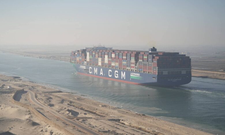 لأول مرة منذ عامين .. عبور سفينة الحاويات العملاقة CMA CGM JACQUES SAADE إحدى أكبر سفن الحاويات في العالم من قناة السويس 1 FB IMG 1766501747664
