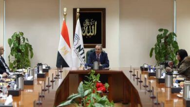 د عمرو طلعت: الجهاز القومي لتنظيم الاتصالات أطلق حزمة من الخدمات تشمل خدمات الجيل الخامس وإنترنت الأشياء للسيارات وWiFi Calling والشرائح المدمجة eSIM 2 FB IMG 1766940586365