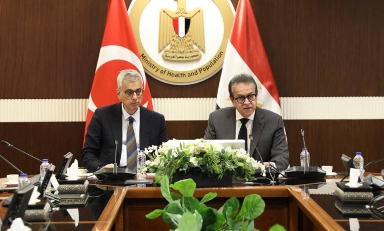 لبحث التعاون المشترك .. وزير الصحة يعقد اجتماعًا موسعًا مع وزير الصحة التركي 1 FB IMG 1767022877968