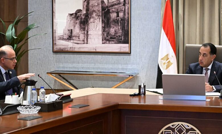 رئيس الوزراء يتابع خطة التوسّع في طرح المزيد من الشركات بالبورصة خلال العام المقبل 1 FB IMG 1767078201902