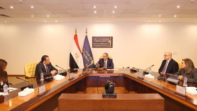 توقيع مذكرة تفاهم بين وزارة الاتصالات وتكنولوجيا المعلومات وشركة أورنچ مصر لتعزيز استخدام تقنيات التشخيص عن بُعد لخدمة القرى والمناطق الحدودية 1 FB IMG 1767178485608