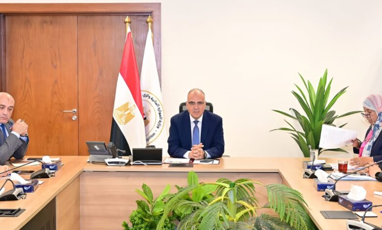 سويلم يستعرض انشطه الهيئة العامة للمساحه 1 IMG 20251204 WA0024