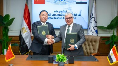 باستثمارات 40 مليون دولار..رئيس اقتصادية قناة السويس يوقع عقد مشروع شركة "Ningbo Dashun Fur" الصينية لمنسوجات المايكروفايبر بالقنطرة غرب 3 IMG 20251211 WA0087
