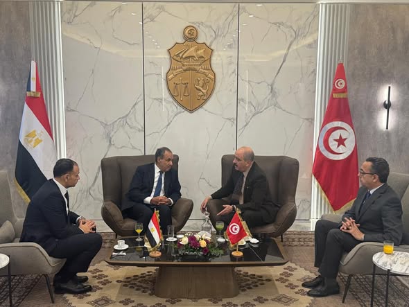 د.بدر عبد العاطي يصل الى تونس لمناقشة الاوضاع في ليبيا 1 618597096 1208734318103079 7084308819498614374 n