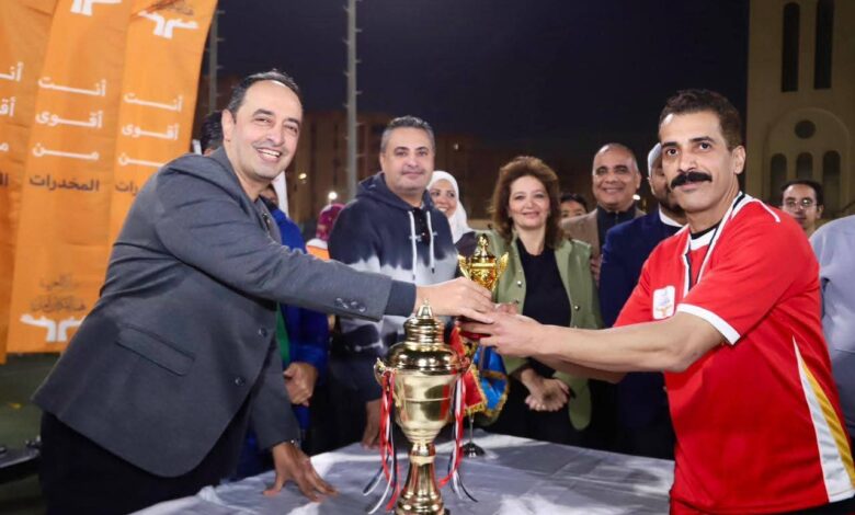 مدير صندوق مكافحة الإدمان يشارك المتعافين وأسرهم من أبناء المناطق المطورة "بديلة العشوائيات" احتفالات رأس السنة ضمن برامج الحماية للحد من الانتكاسة بحضور 500 مشارك 1 FB IMG 1767262886432