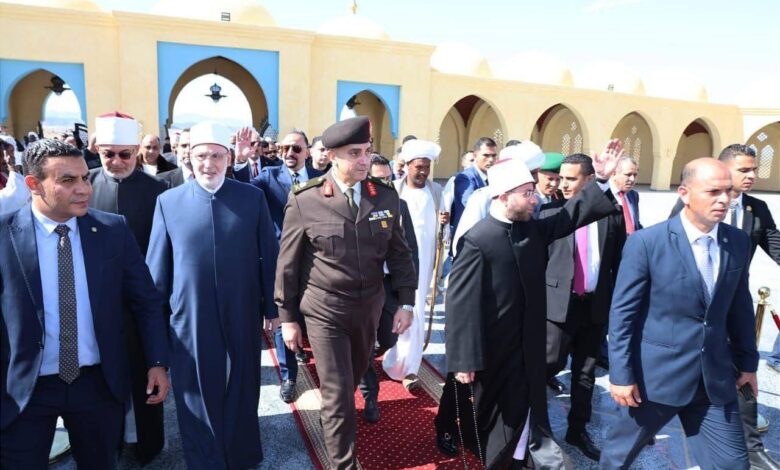 برعاية الرئيس وبحضور وزراء الأوقاف والشباب والعمل والتموين ورئيس الهيئة الهندسية ووكيل الأزهر ومحافظ البحر الأحمر ومفتي الجمهورية: افتتاح مسجدَي الحميد المجيد بحلايب والسميع العليم ببرنيس احتفالاً بالعيد القومي للمحافظة 1 FB IMG 1767361413335