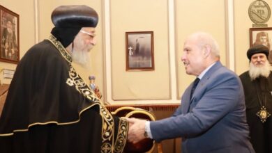 المستشار محمد الشناوي رئيس هيئة النيابة الإدارية يزور قداسة البابا تواضروس الثاني للتهنئة بعيد الميلاد المجيد. 3 FB IMG 1767631991506 1
