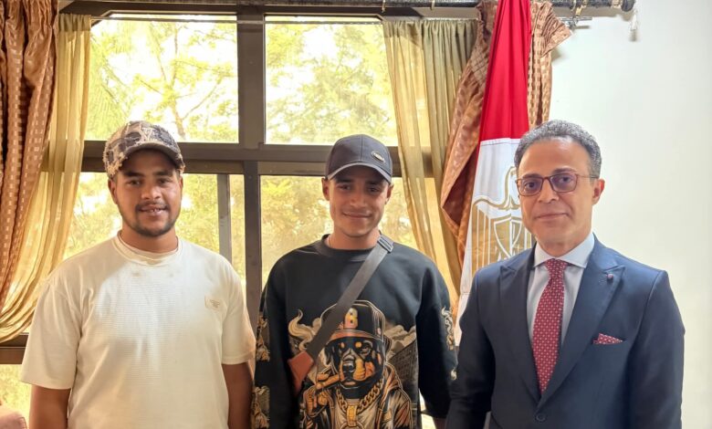 السفارة المصرية في مالي تنجح في إعادة اثنين مصريين كانا عالقين في أحد المدن البعيدة عن العاصمة 1 FB IMG 1768037072441