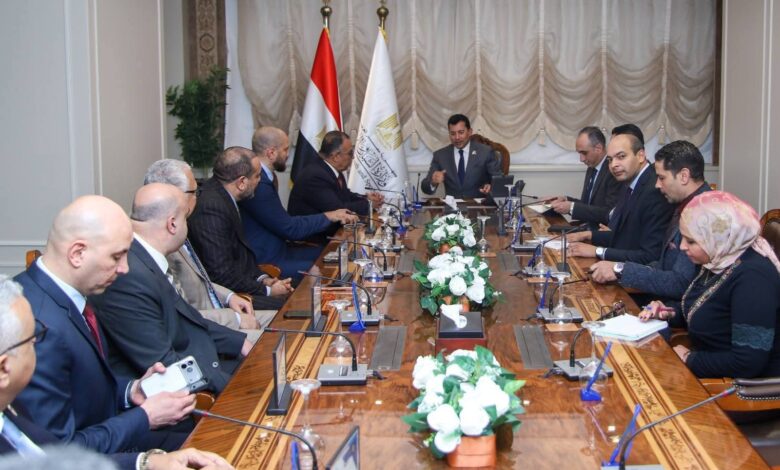 وزير الشباب والرياضة يجتمع بمجلس إدارة الاتحاد المصري لكرة السلة لمتابعة خطط التطوير وزيادة الانتشار 1 FB IMG 1768483265088