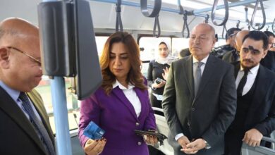 هيئة النقل العام بالقاهرة تدخل عصر الرقمنة والدفع الإلكتروني .. بدء تطبيق منظومة الدفع الإلكتروني للتذكرة في 300 أتوبيس .. وكروت للدفع المسبق .. وتطبيق إلكتروني على الموبايل" طوالى" 5 FB IMG 1768653956208