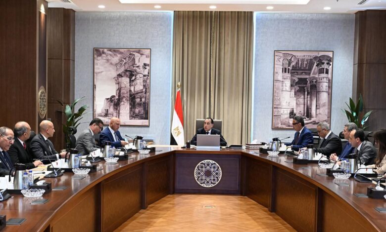 رئيس الوزراء يتابع مستجدات خطط النهوض بشركات السكر التابعة لوزارة التموين والتجارة الداخلية 1 FB IMG 1768829850197